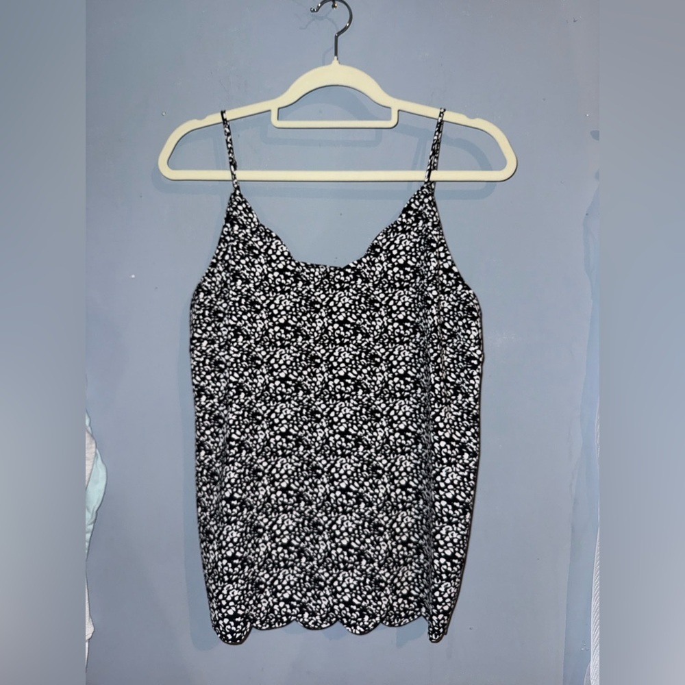 Halogen Black & White Floral Camisole Tank Top Size Medium Scalloped Hem